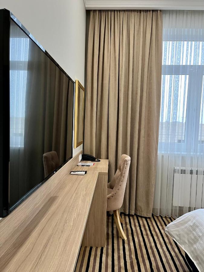 Bristol Hotel Tashkent Ngoại thất bức ảnh