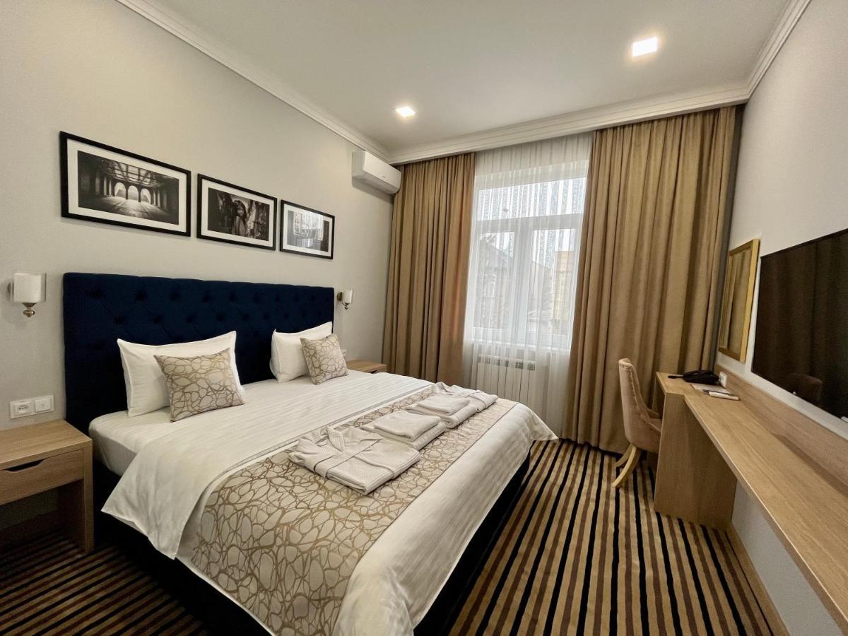 Bristol Hotel Tashkent Ngoại thất bức ảnh