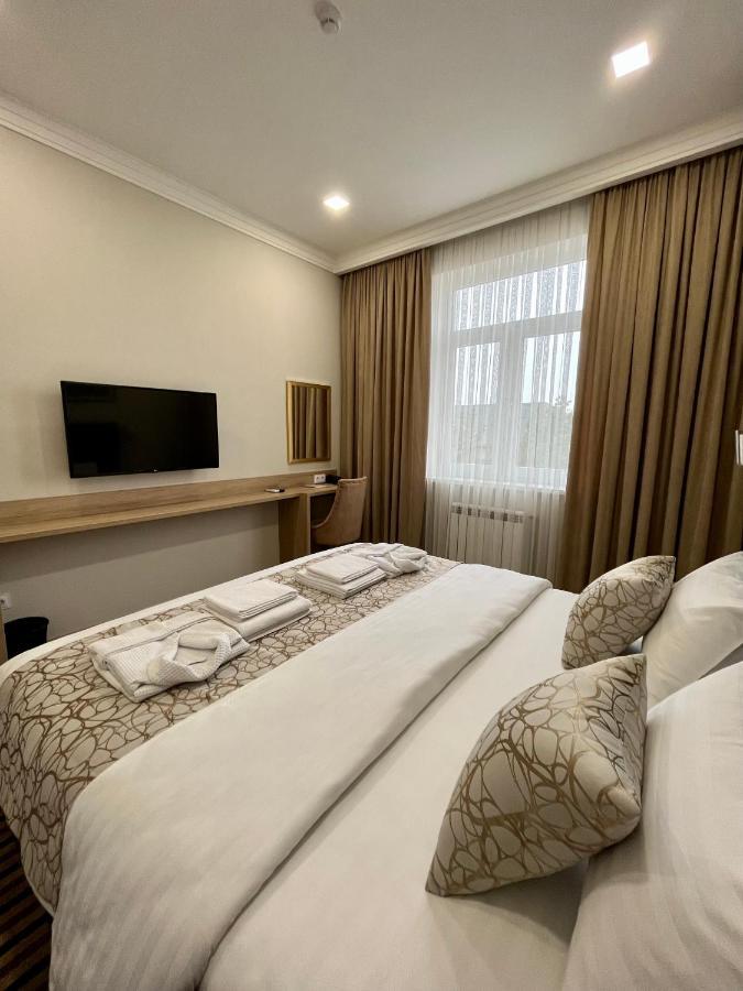 Bristol Hotel Tashkent Ngoại thất bức ảnh